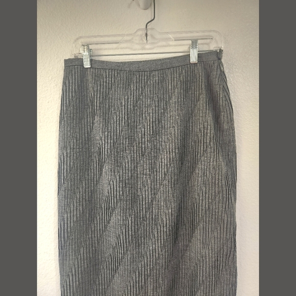 Cache Gray Accordion Long Line Straight Maxi Skirt Sz 10 - Picture 5 of 6